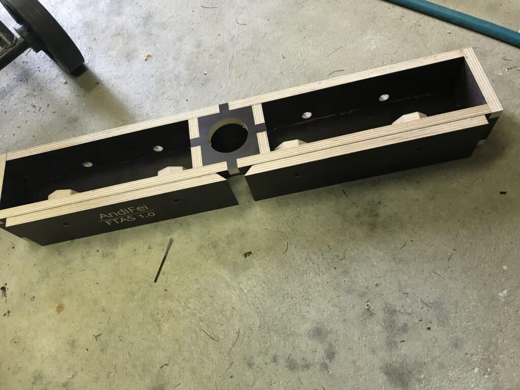 Fraestischanschlag-DIY-Siebdruckplatte-zusammenbau-1024x768 DIY Fräsanschlag für die Bosch GTS 10 XC | Bausatz mit CNC aus Siebdruckplatten erstellt